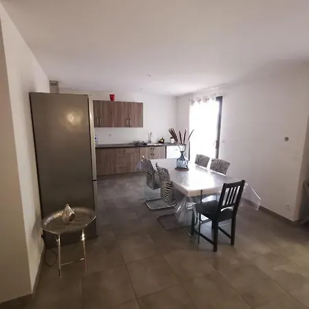 Maison Neuve Contemporaine Parking Nimes